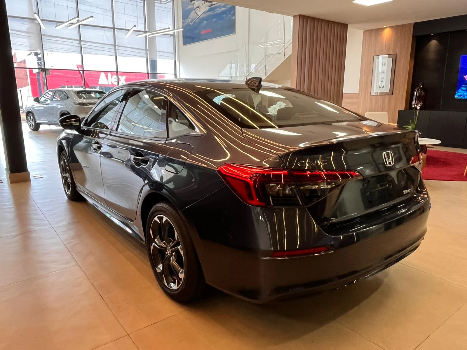 honda-civic-2025-elegancia-y-tecnologia