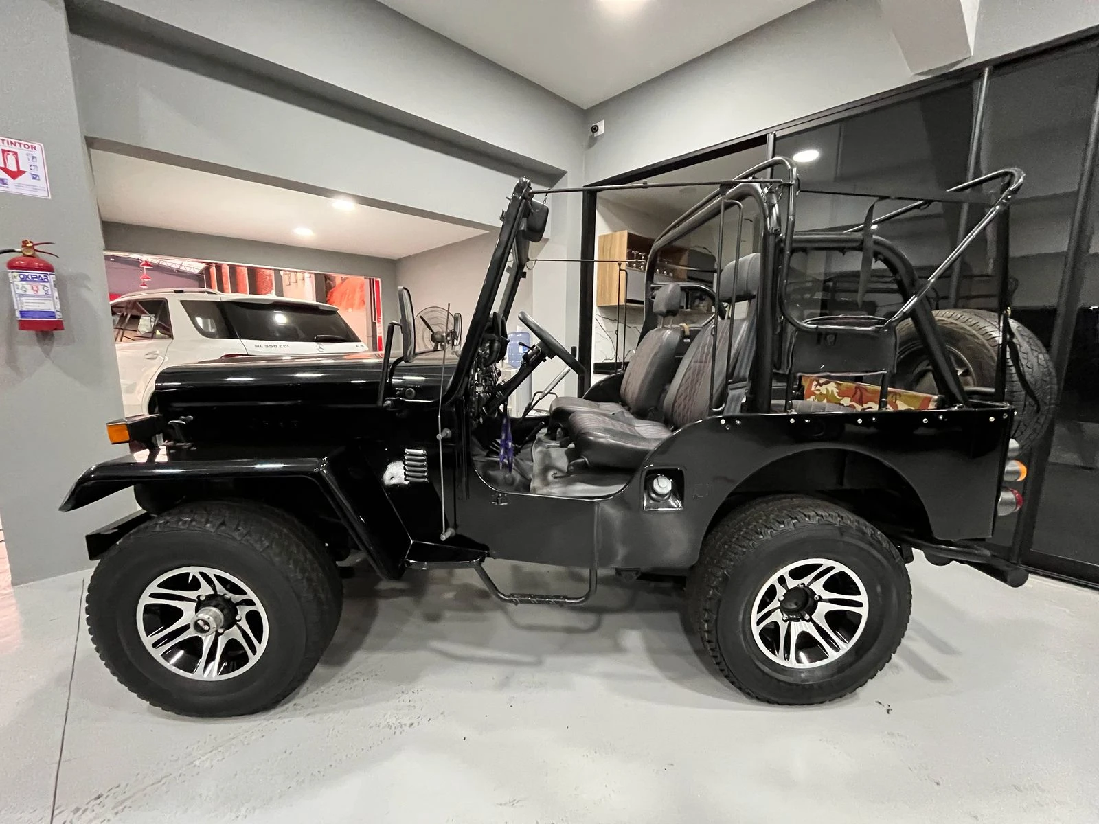 jeep-willys-mitsubishi-1990-clasico-y-resistente