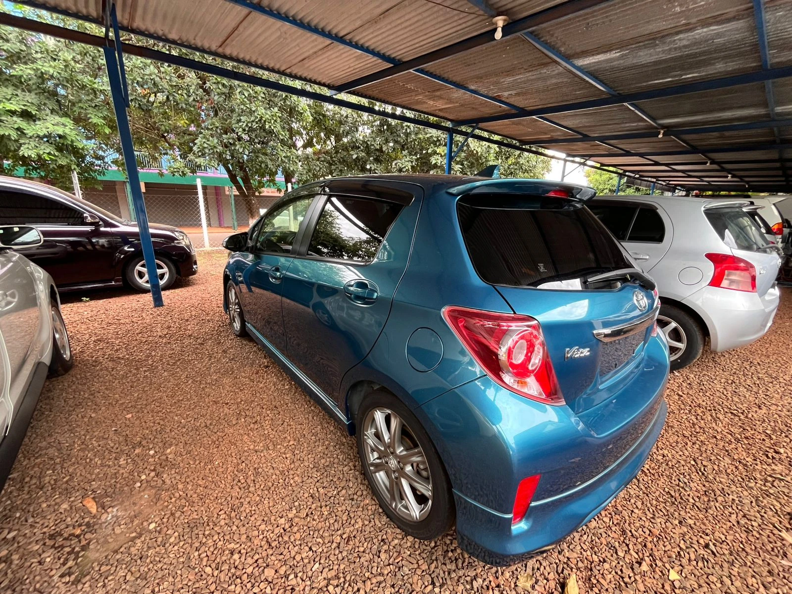 toyota-vitz-2011-compacto-y-economico