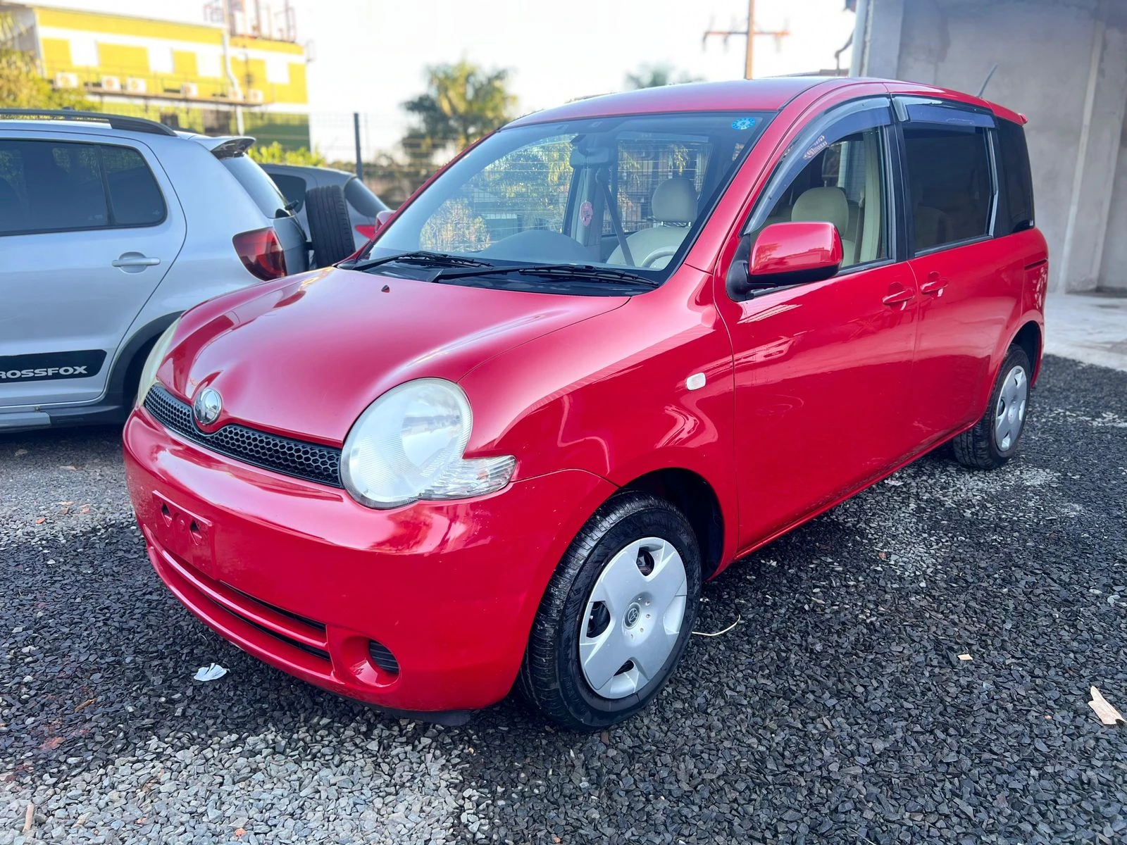 toyota-sienta-2006-compacta-y-familiar