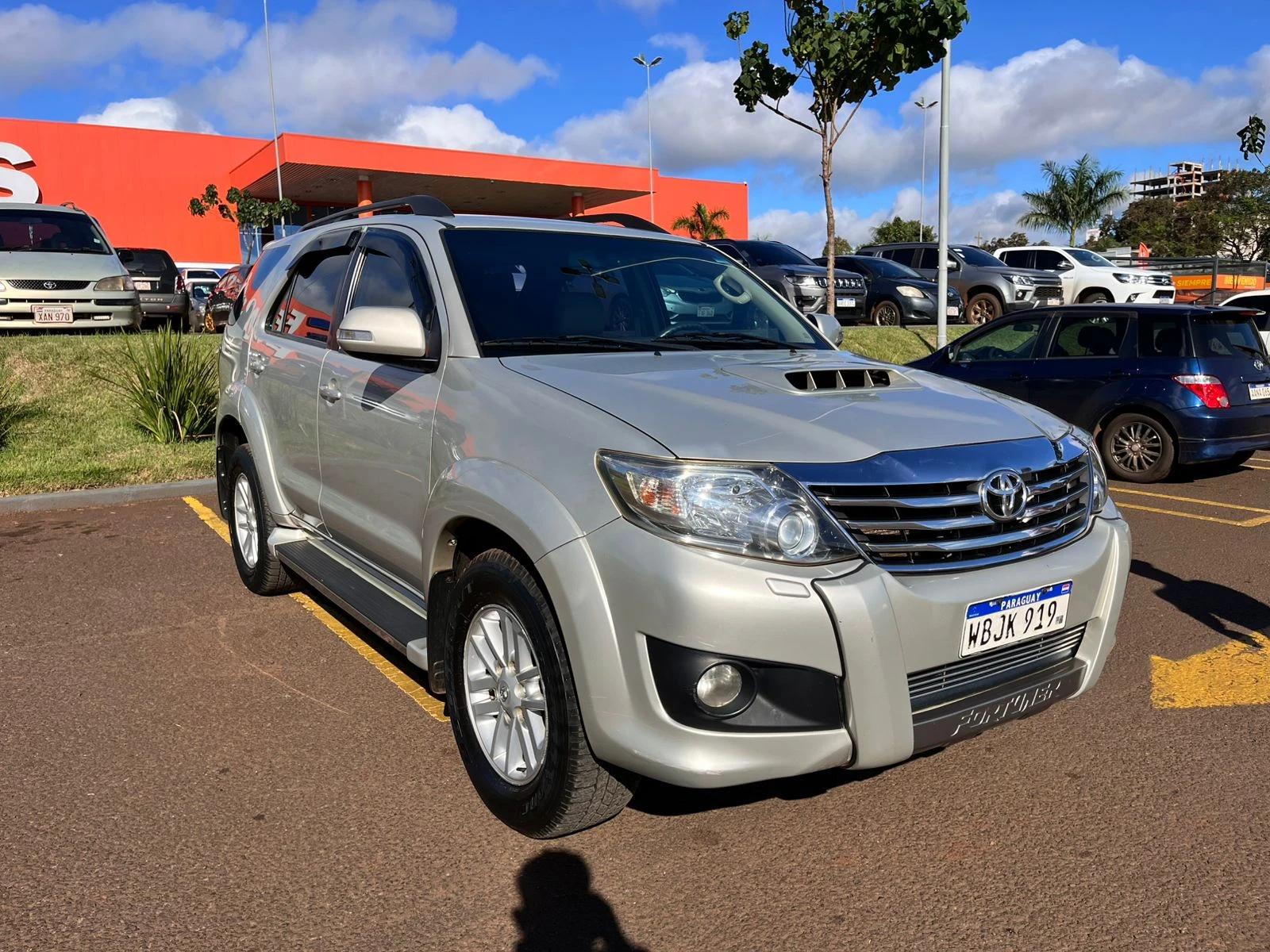 toyota-fortuner-2014-impecable