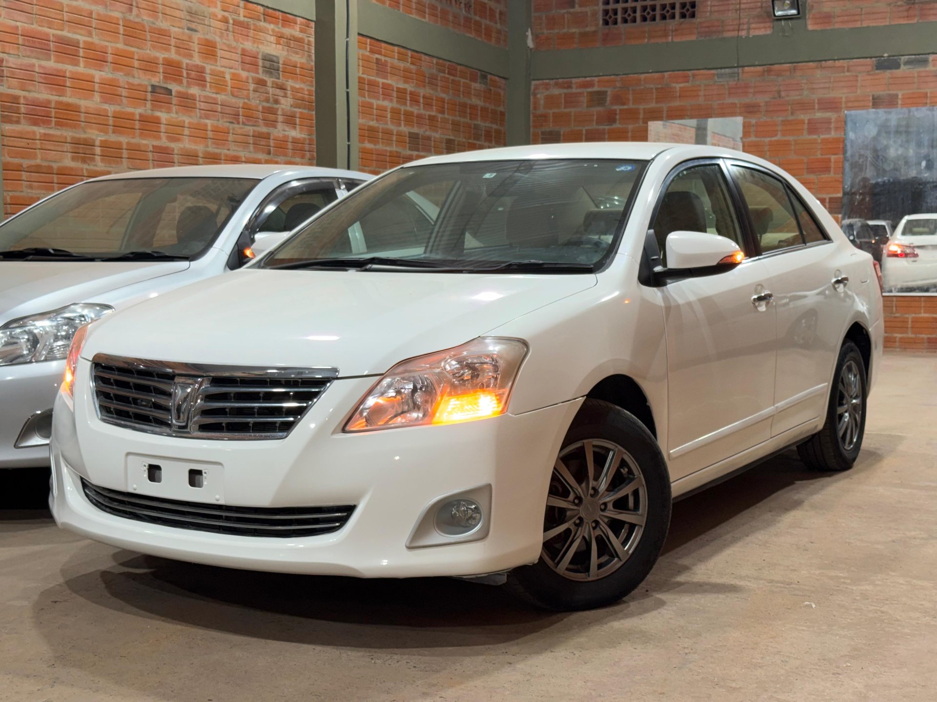 Toyota Premio 2013
