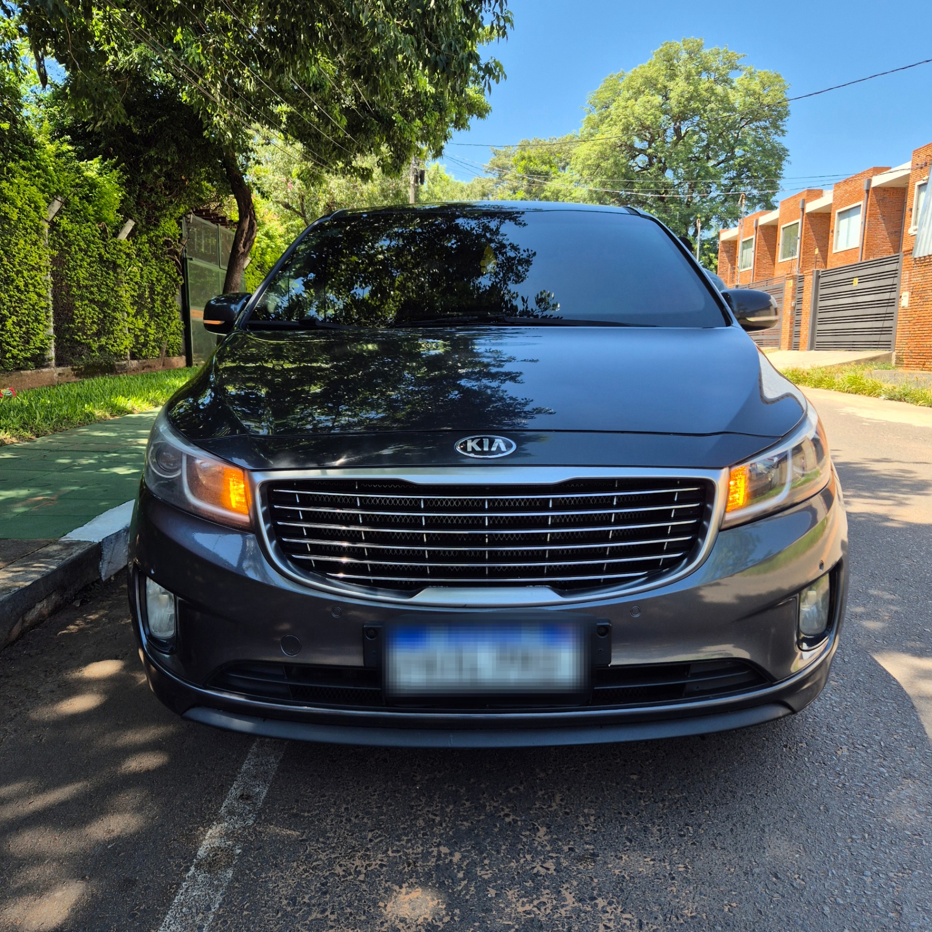 KIA CARNIVAL 2015