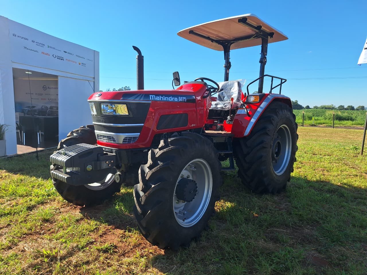 Mahindra Tractor 6075 de 75hp 2026