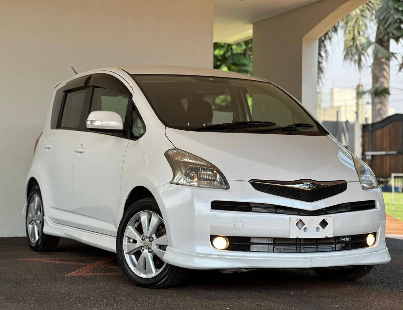 Toyota Ractis 2006