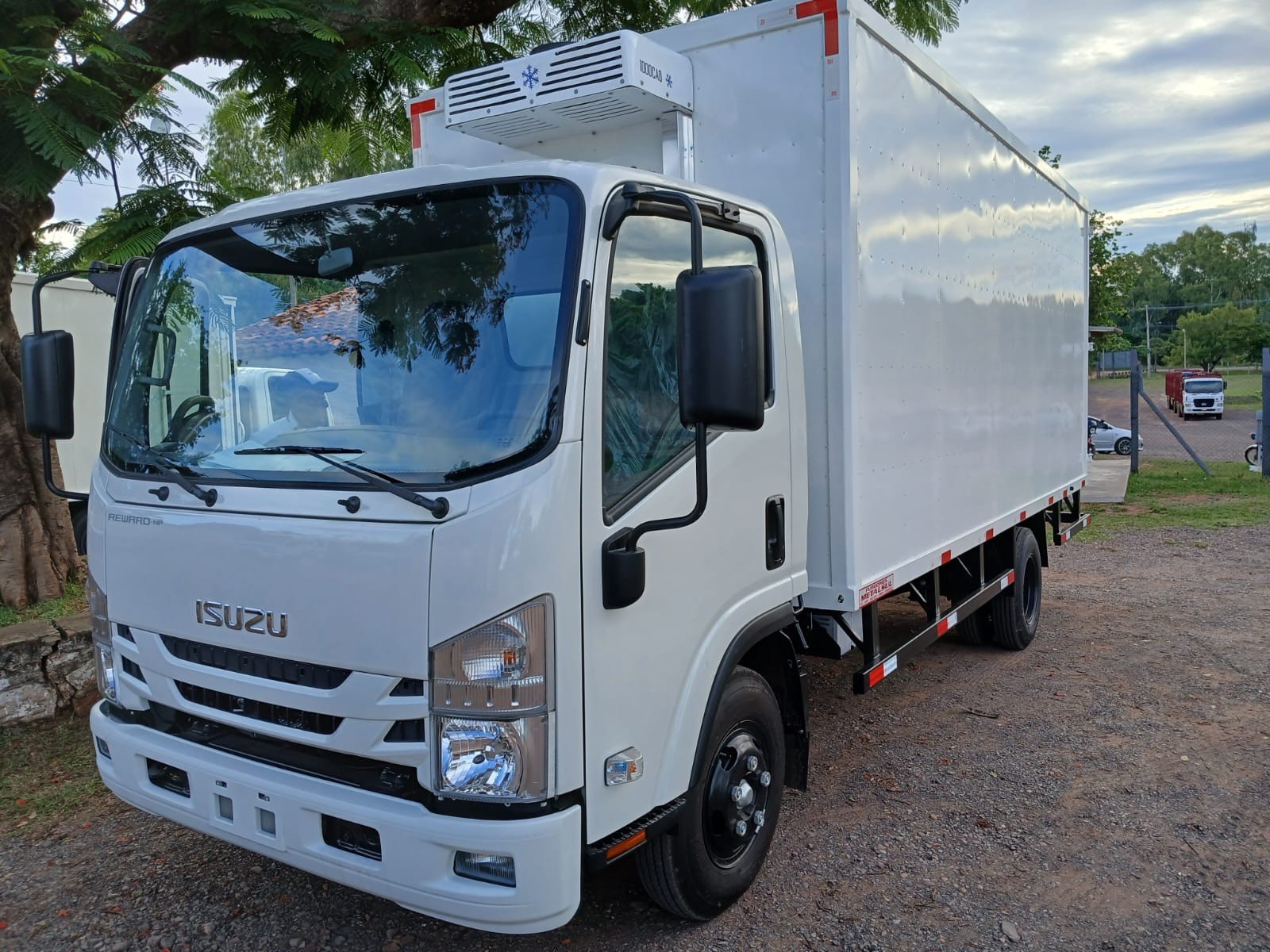 Isuzu NPR 5.5 tons 2026