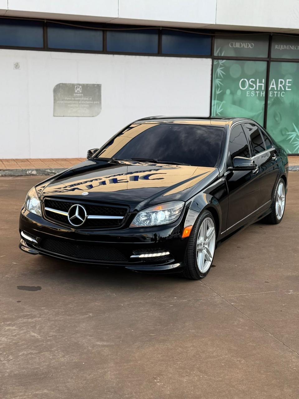 Mercedes Benz C300 2011