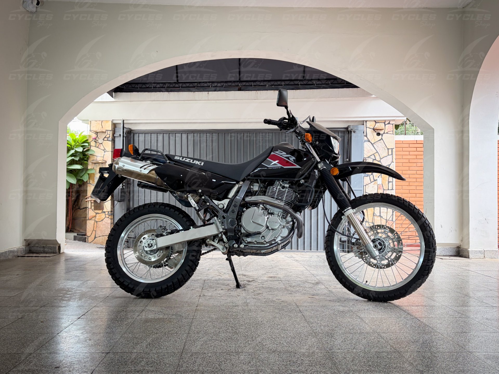 SUZUKI DR 650 2021