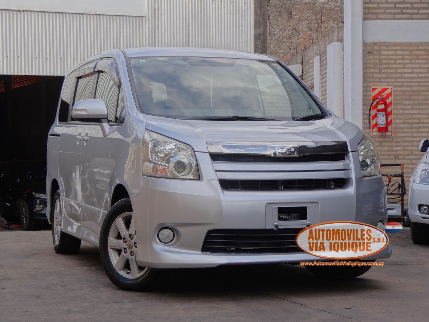 Toyota Noah 2008