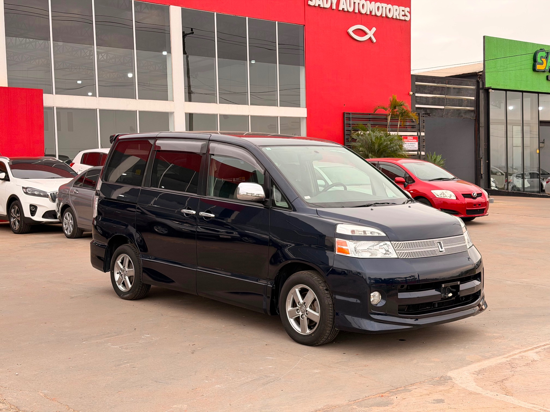 Toyota Voxy (886) 2005