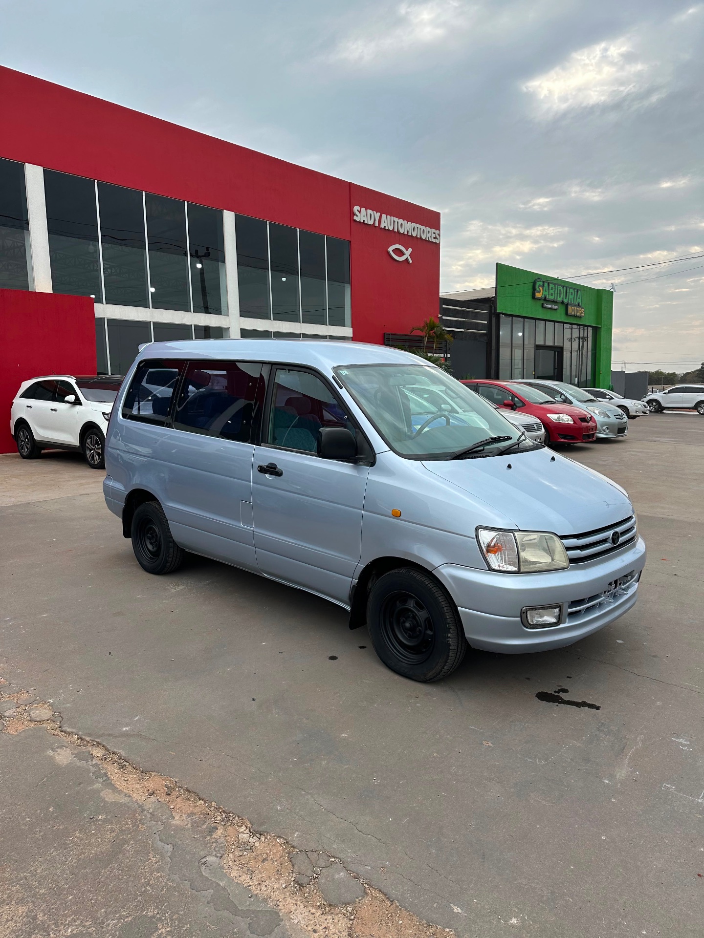 Toyota Noah (922) 1997