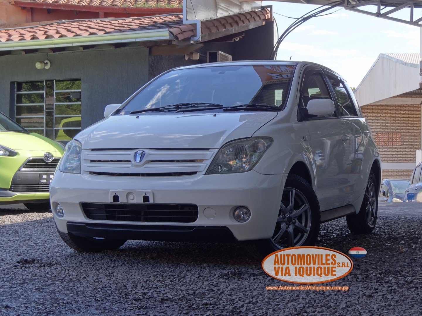 Toyota IST 2004