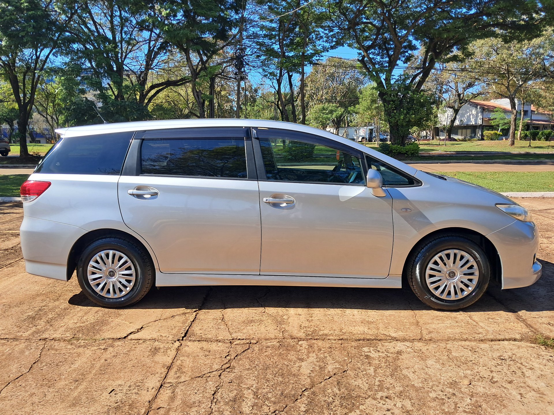 Toyota Wish 2010