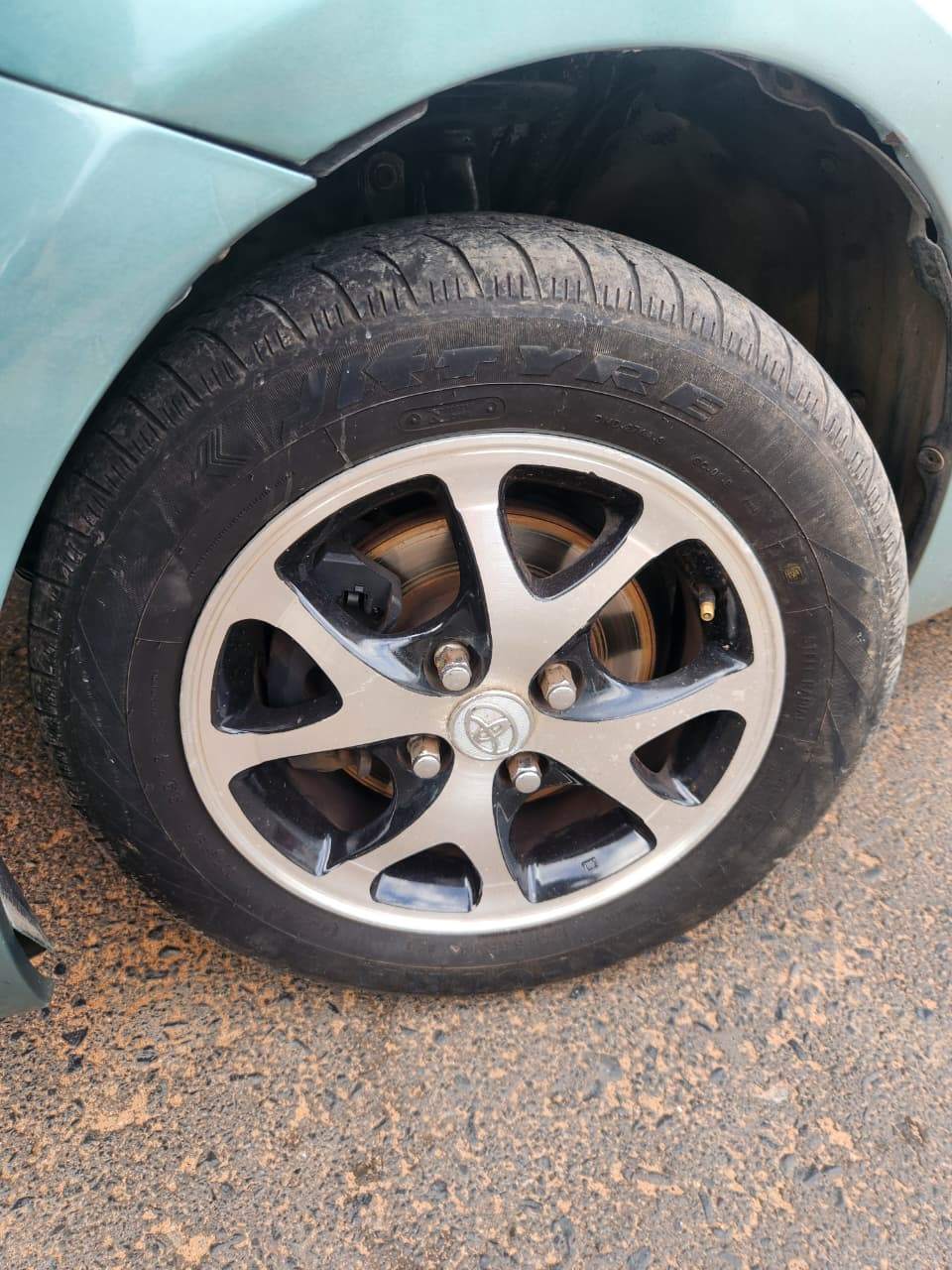 Toyota Belta 2005
