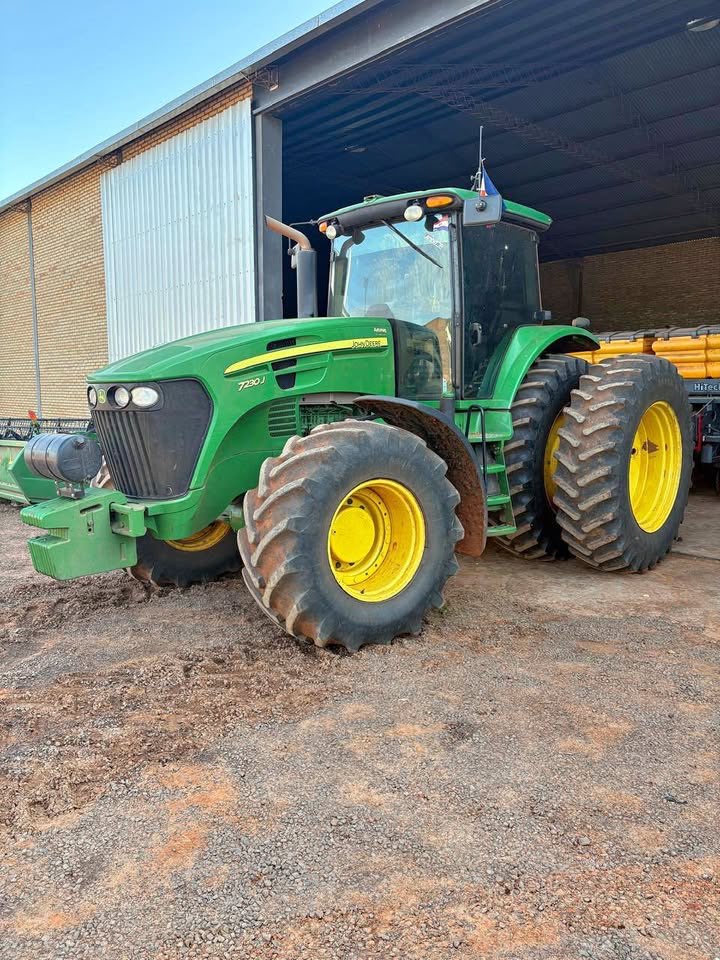 JHON DEERE 230 HP 2017