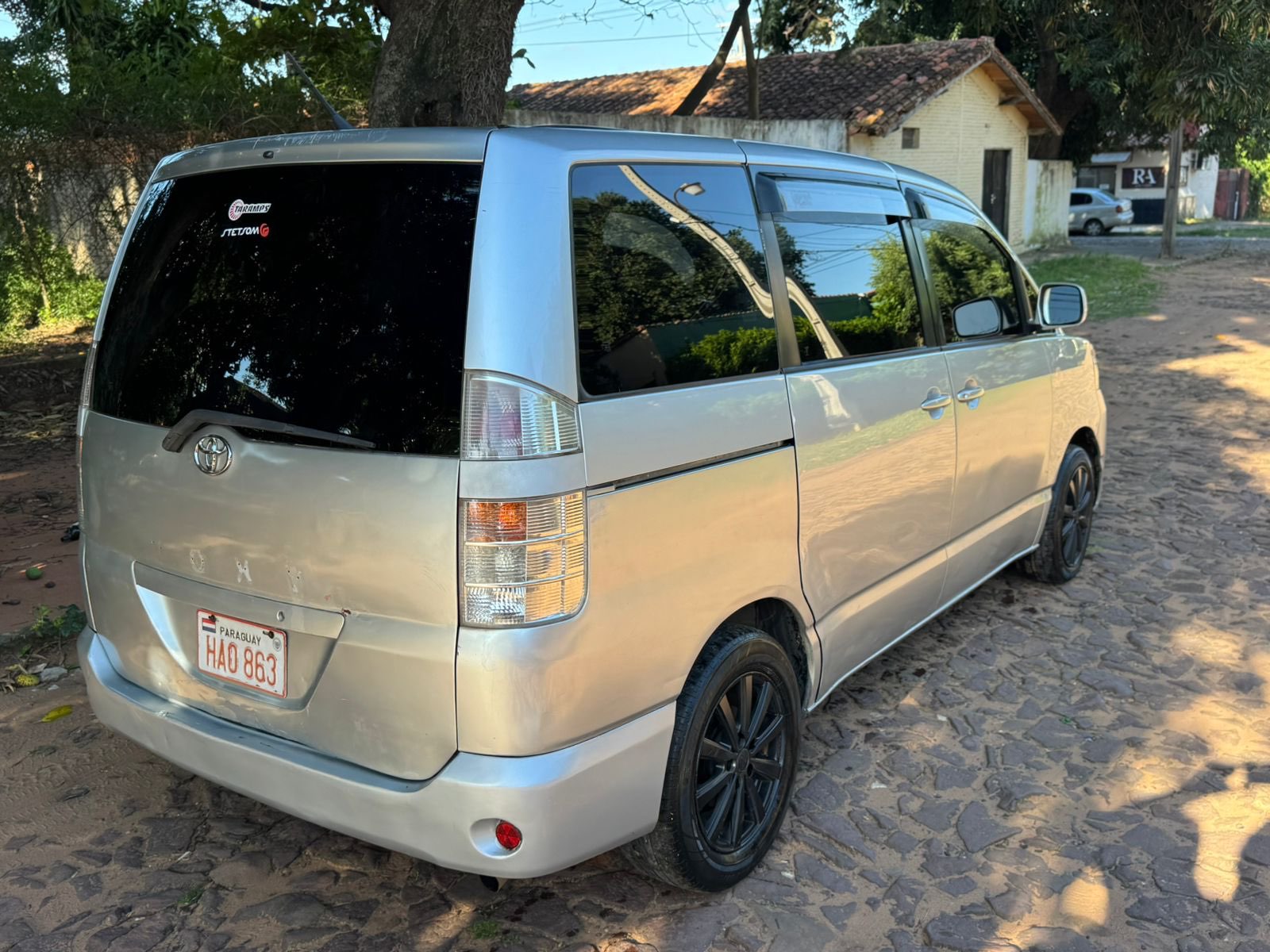 Toyota Voxy 2004
