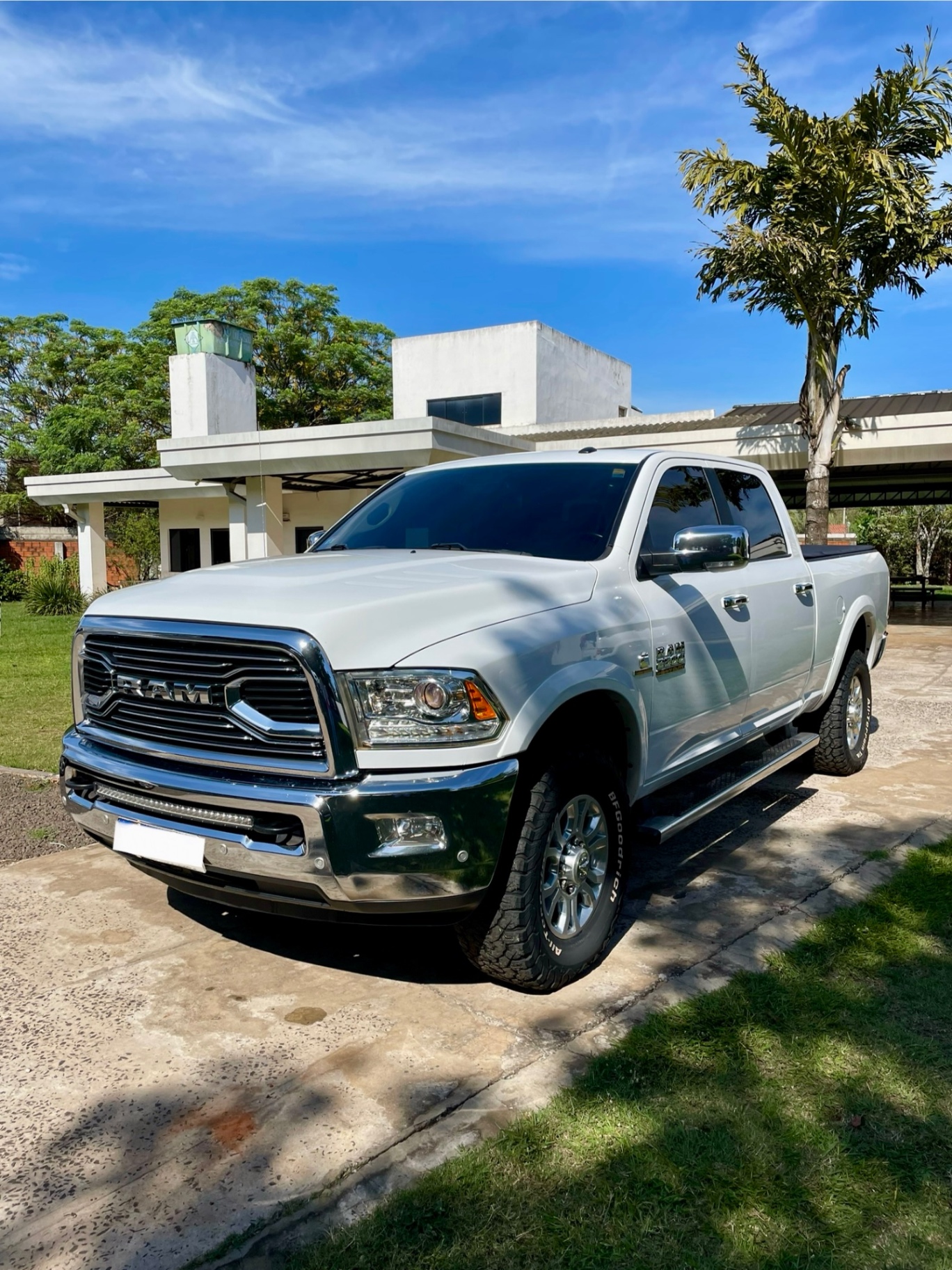 Dodge ram Heavy dutty 2500 laramie 2019
